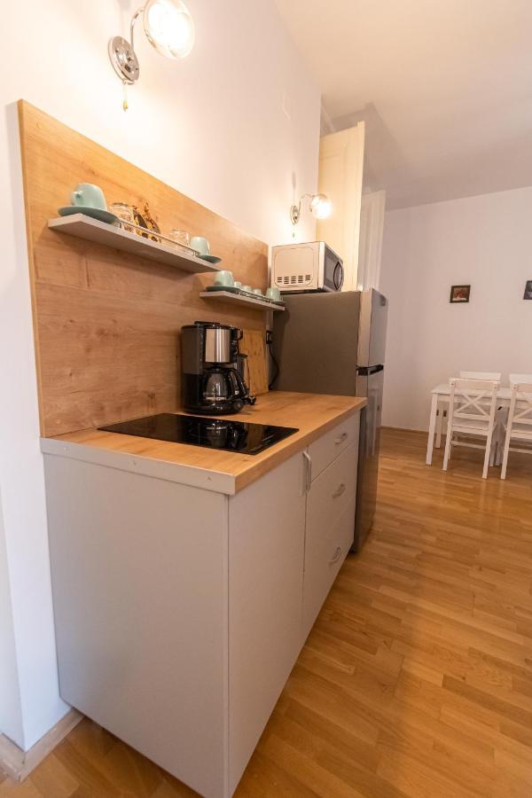 Residence 48 Beautiful Building Within Moments From The Old Town Of Brasov Bagian luar foto