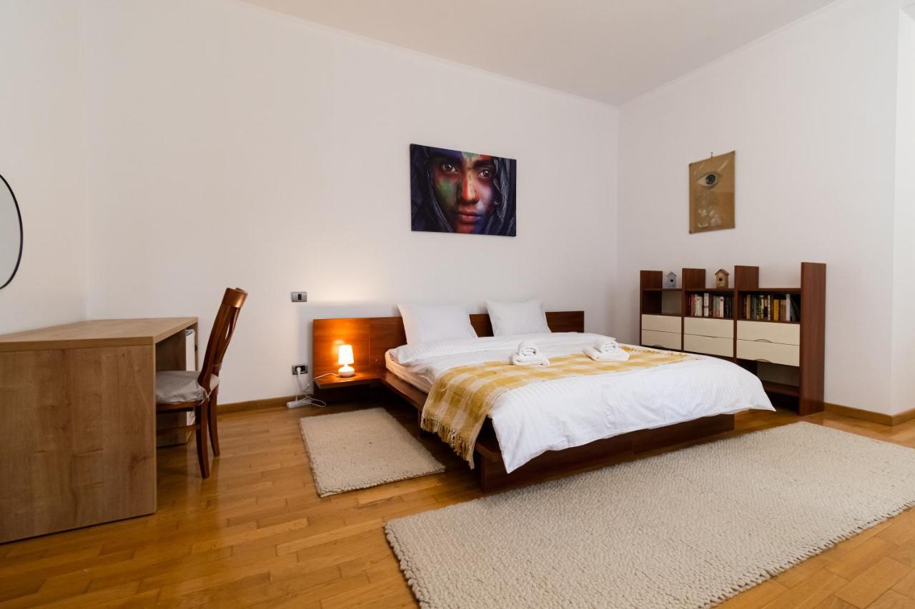 Residence 48 Beautiful Building Within Moments From The Old Town Of Brasov Bagian luar foto