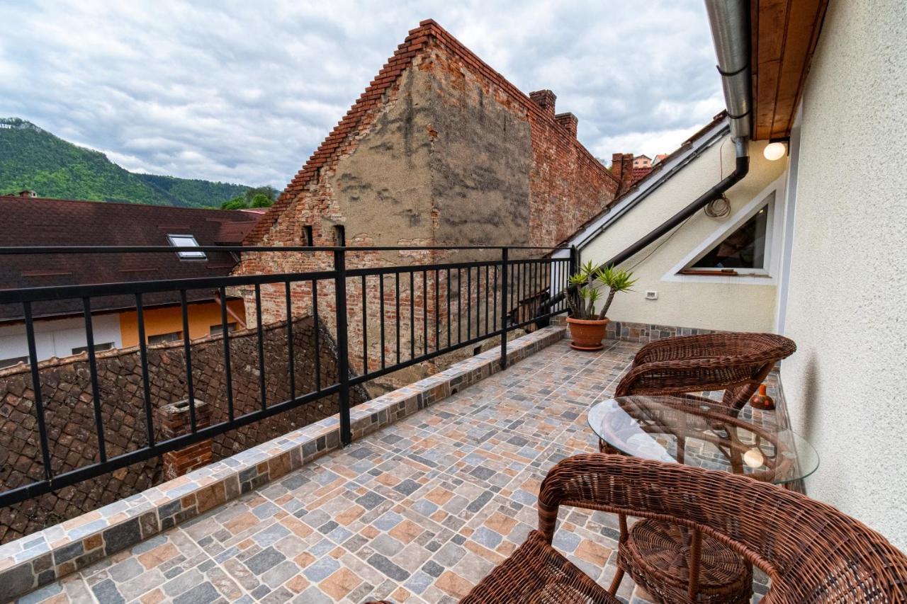 Residence 48 Beautiful Building Within Moments From The Old Town Of Brasov Bagian luar foto