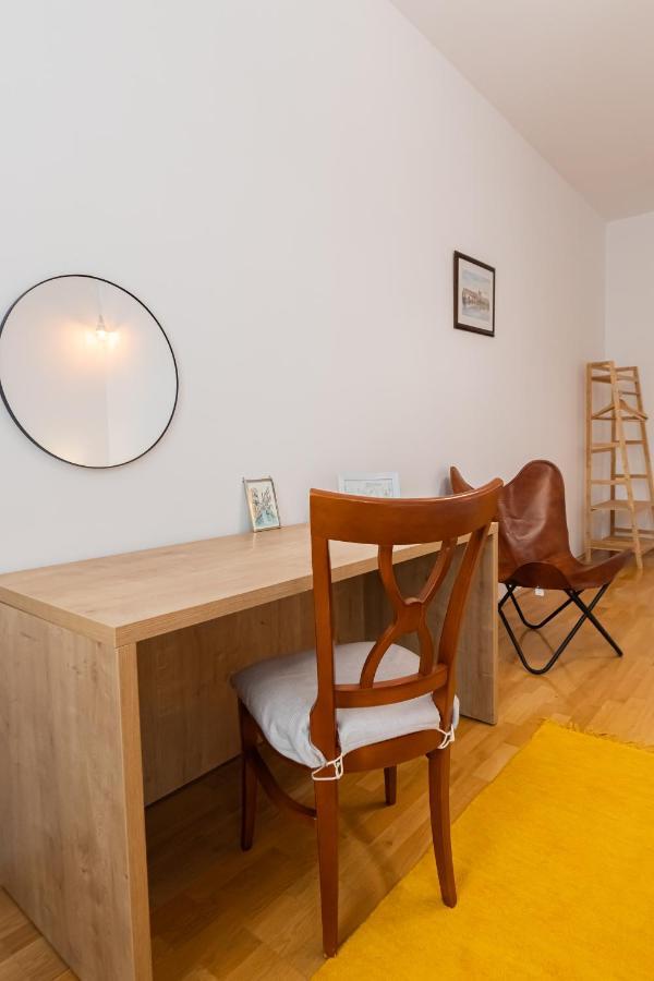 Residence 48 Beautiful Building Within Moments From The Old Town Of Brasov Bagian luar foto