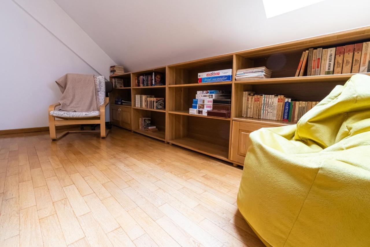 Residence 48 Beautiful Building Within Moments From The Old Town Of Brasov Bagian luar foto