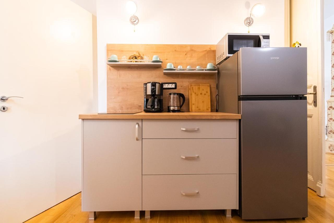 Residence 48 Beautiful Building Within Moments From The Old Town Of Brasov Bagian luar foto