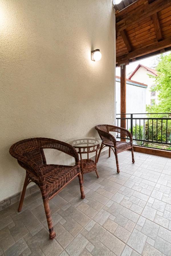 Residence 48 Beautiful Building Within Moments From The Old Town Of Brasov Bagian luar foto