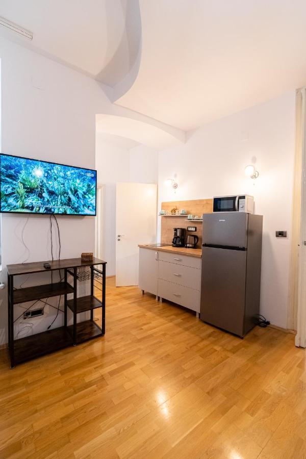 Residence 48 Beautiful Building Within Moments From The Old Town Of Brasov Bagian luar foto