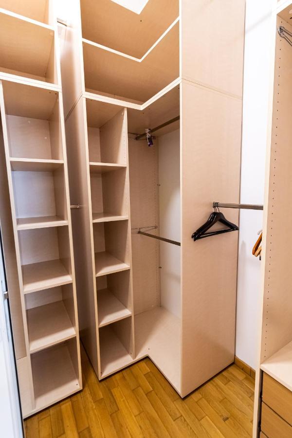 Residence 48 Beautiful Building Within Moments From The Old Town Of Brasov Bagian luar foto