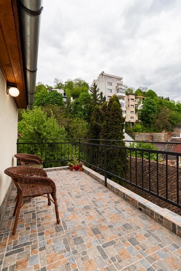 Residence 48 Beautiful Building Within Moments From The Old Town Of Brasov Bagian luar foto