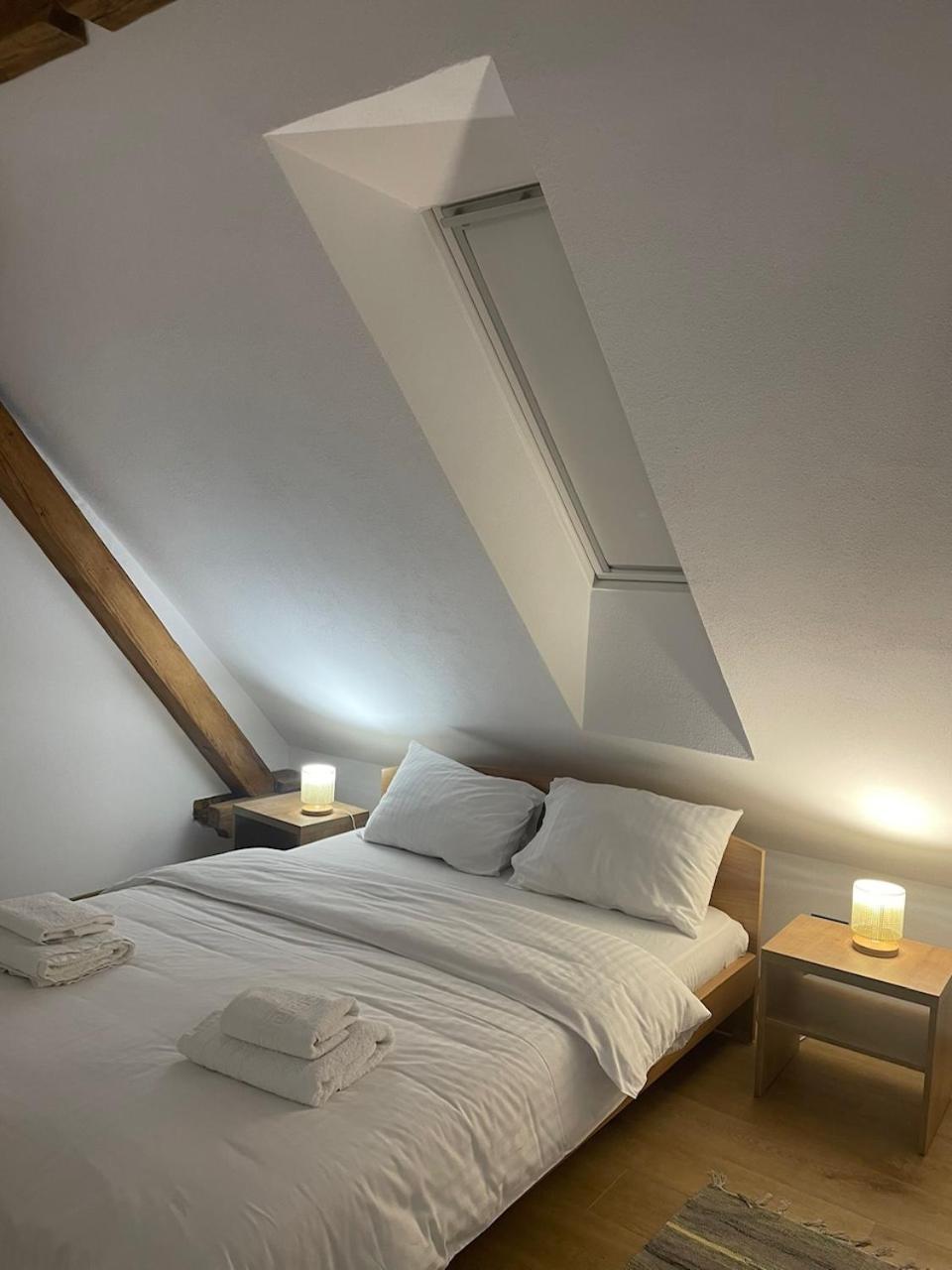 Residence 48 Beautiful Building Within Moments From The Old Town Of Brasov Bagian luar foto
