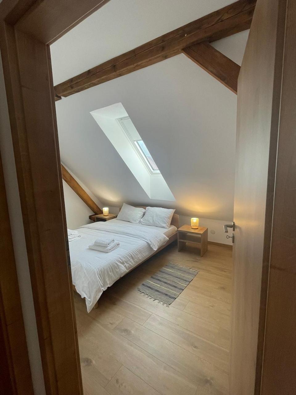 Residence 48 Beautiful Building Within Moments From The Old Town Of Brasov Bagian luar foto