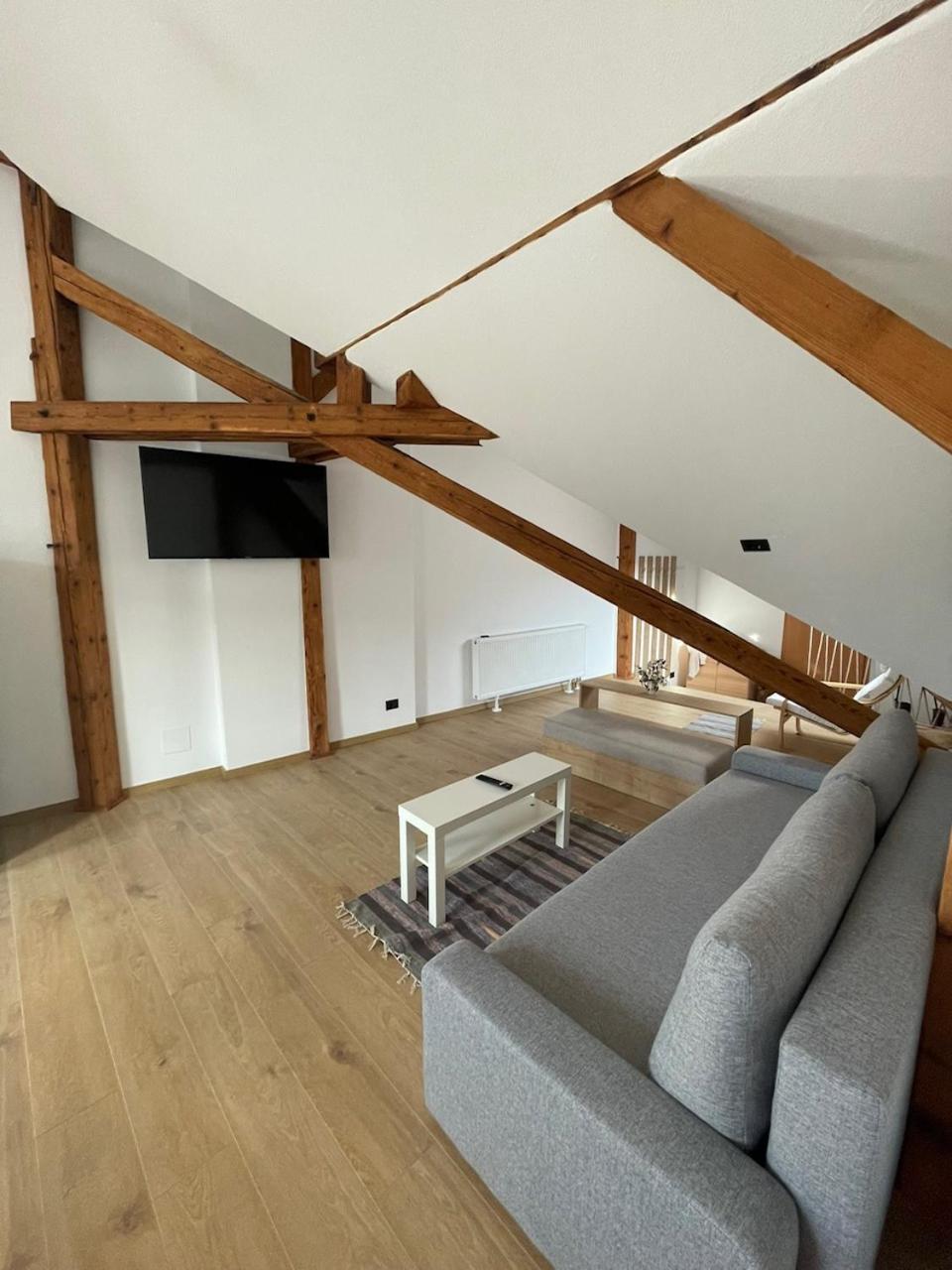 Residence 48 Beautiful Building Within Moments From The Old Town Of Brasov Bagian luar foto