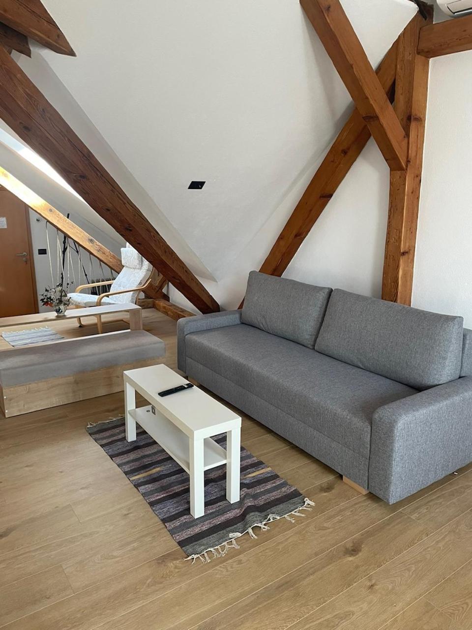 Residence 48 Beautiful Building Within Moments From The Old Town Of Brasov Bagian luar foto