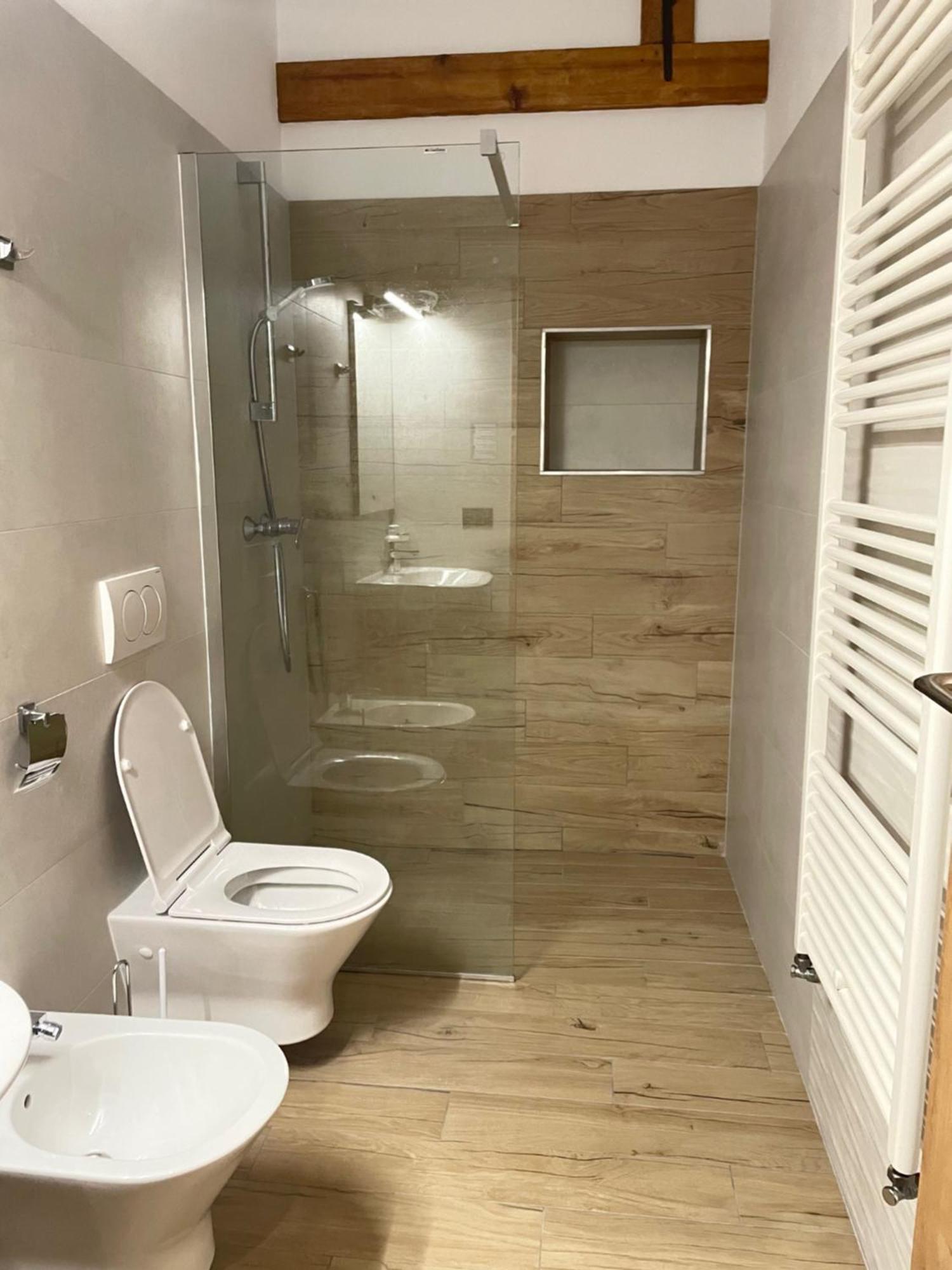 Residence 48 Beautiful Building Within Moments From The Old Town Of Brasov Bagian luar foto