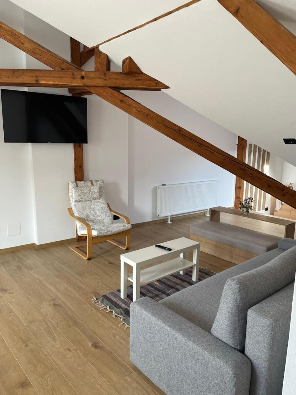 Residence 48 Beautiful Building Within Moments From The Old Town Of Brasov Bagian luar foto